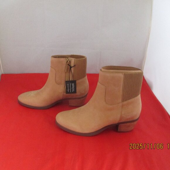 Vionic Shantelle Nubuck Heels Ankle Boots $170 - US Size 5 - Wheat - 1400 - Picture 1 of 10